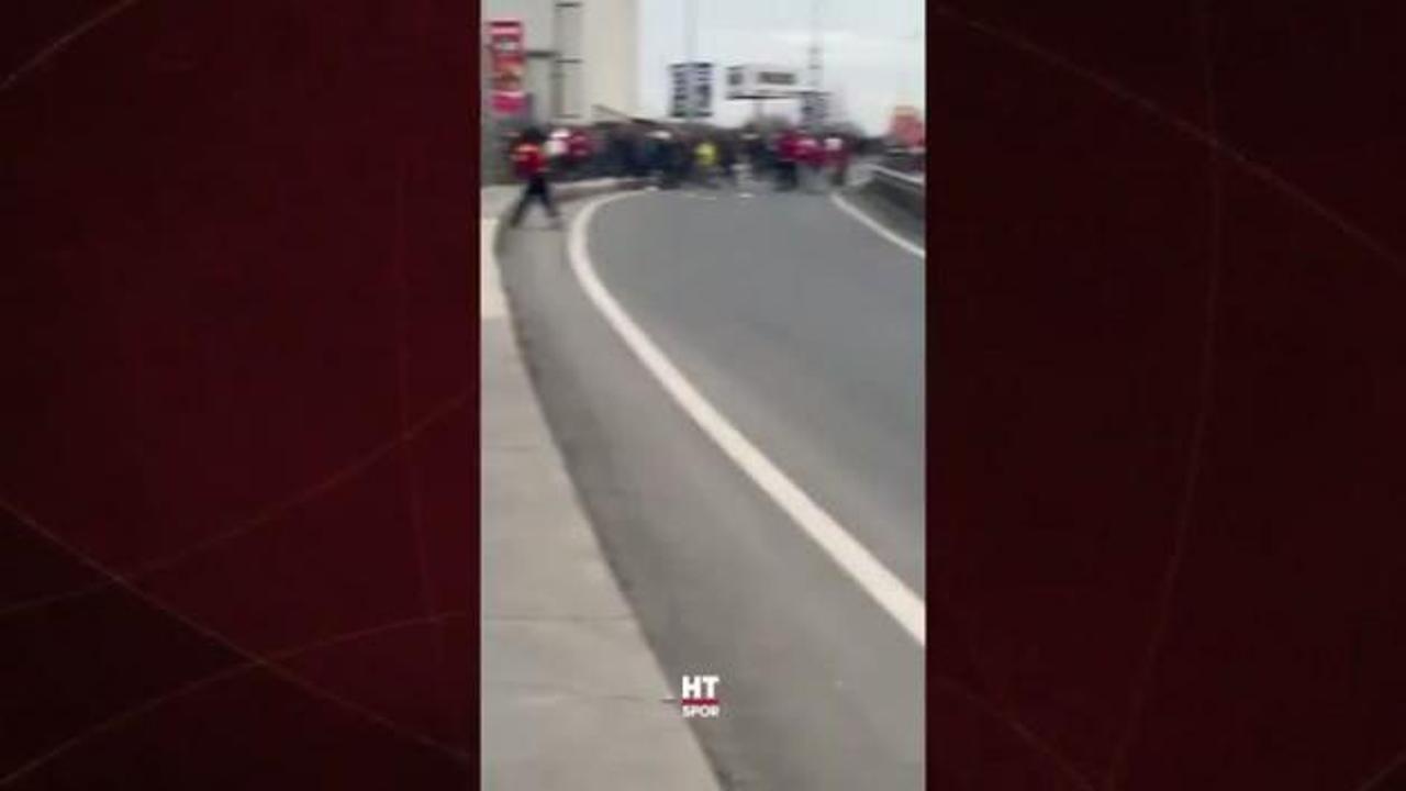 Derbi öncesi iki takım taraftarları birbirine girdi