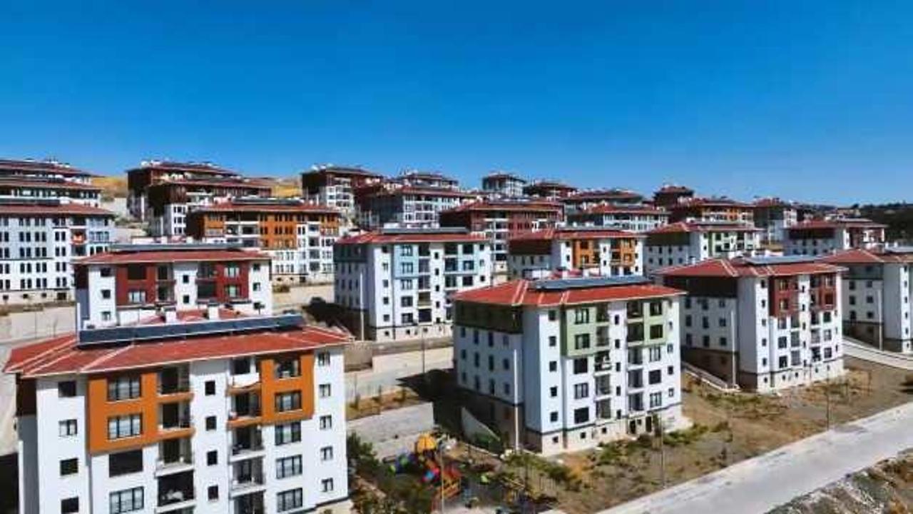 Bakan Kurum paylaştı: "Fatma teyzemizin yeni yuvasında mutluluğu daim olsun"