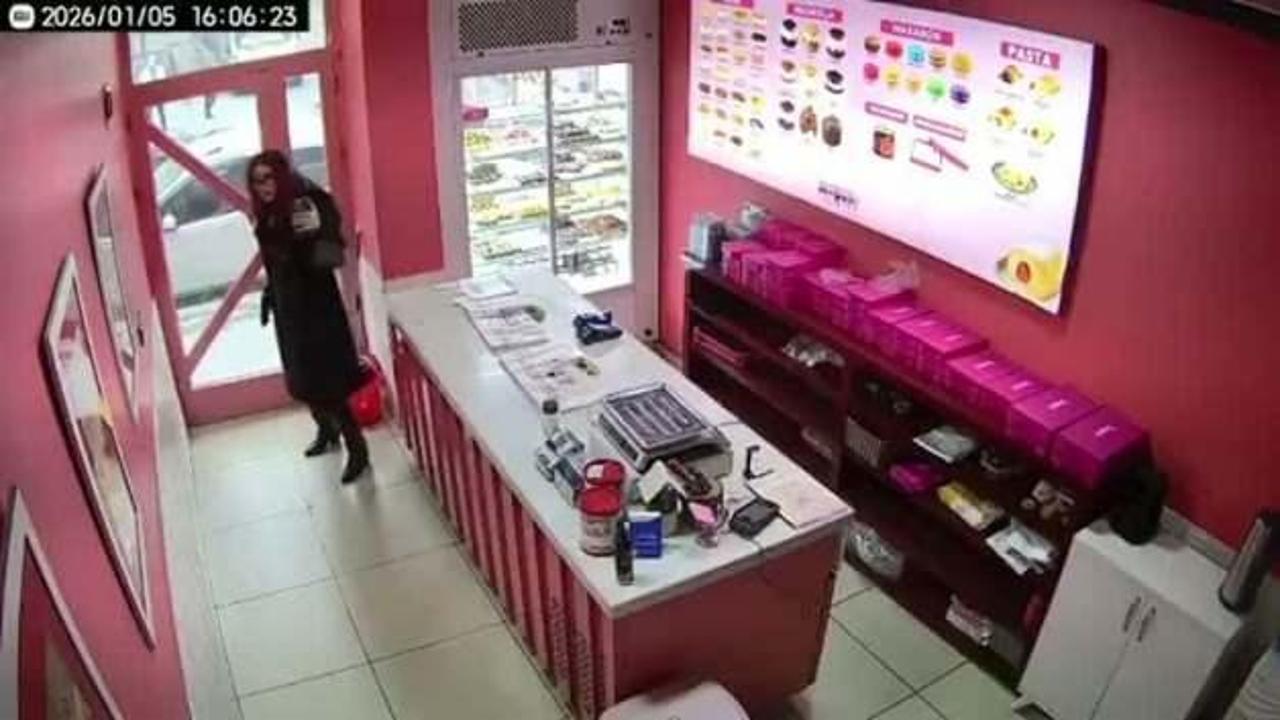 Esenyurt’ta ilginç olay: Video çekerken dükkândaki pastalara yöneldi