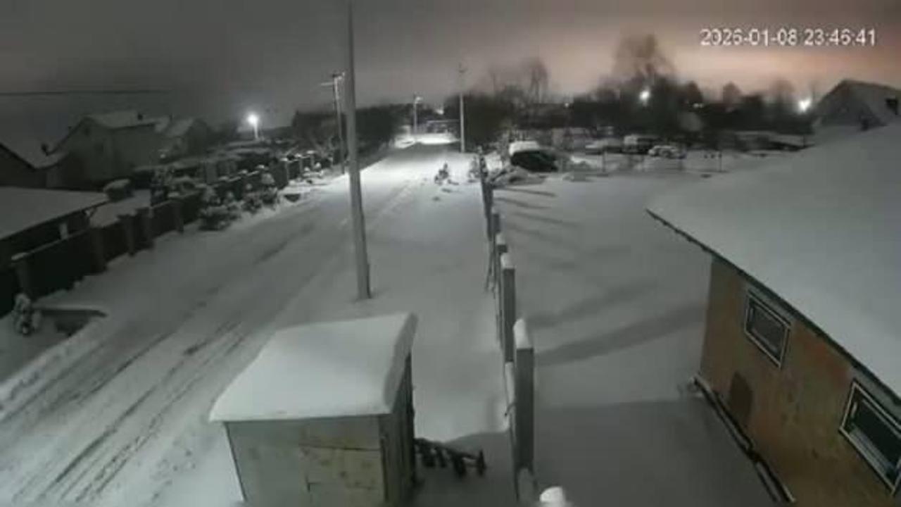 Rusya, Oreşnik füzeleriyle vurdu! Geceyi gündüze çevirdi! Saldırı anı kamerada