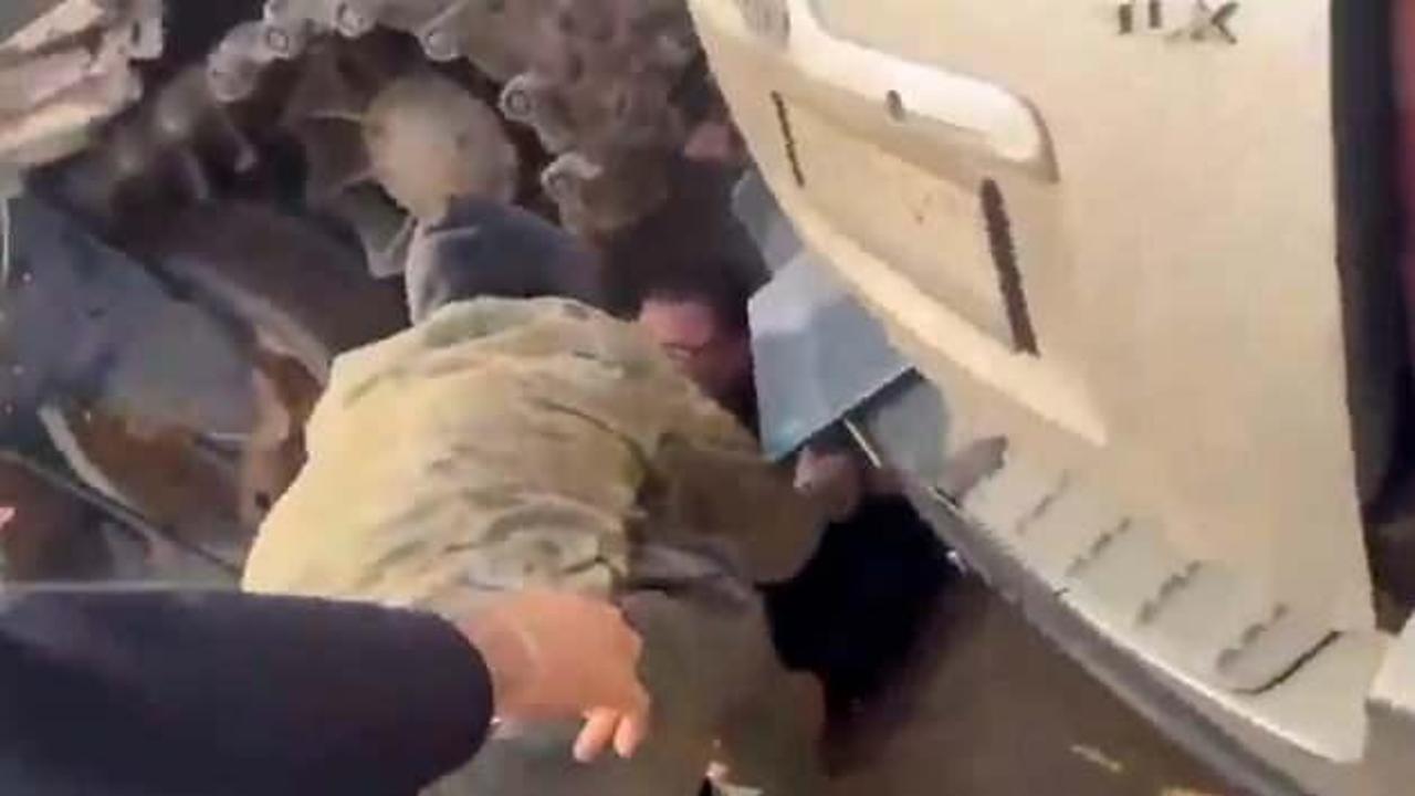 Suriye'de bir muhabire canlı yayında tank çarptı!