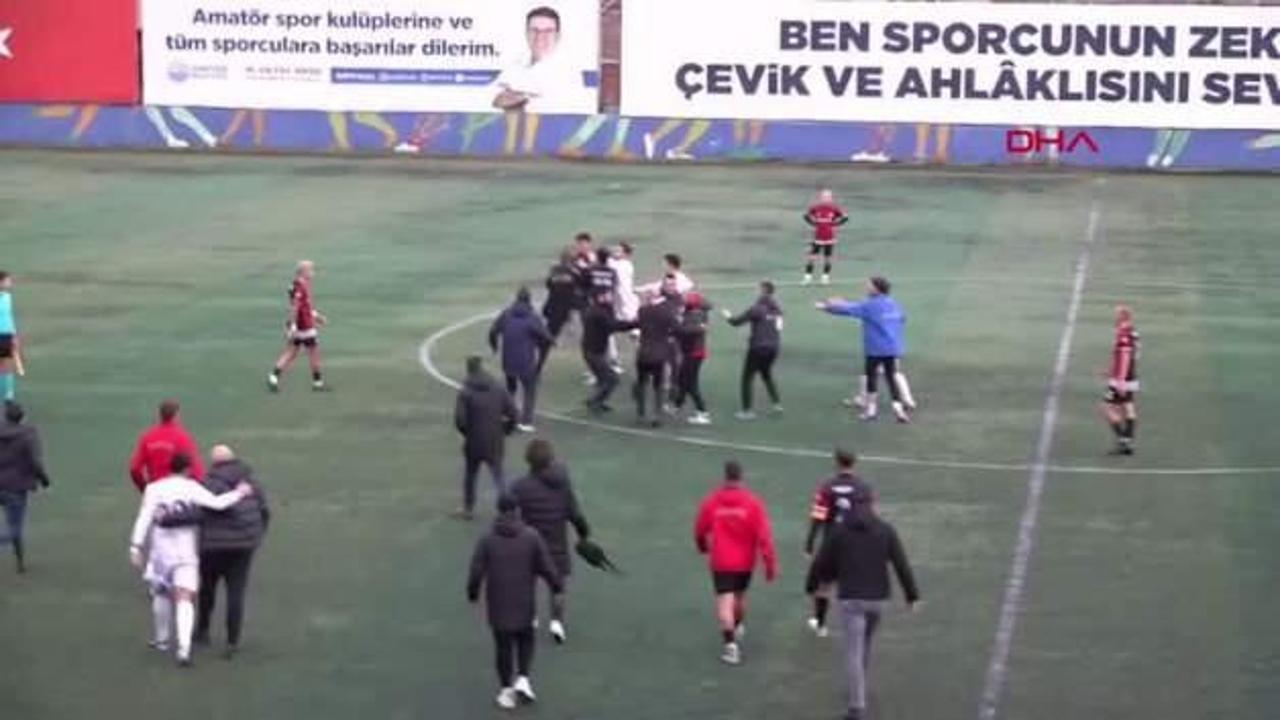 Sarıyer'de amatör lig mücadelesinde sahada tekmeler konuştu