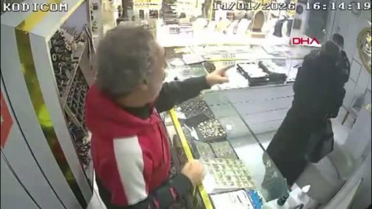 Bahçelievler'de kuyumcuyu soyup metrobüsle kaçan şüpheli tutuklandı