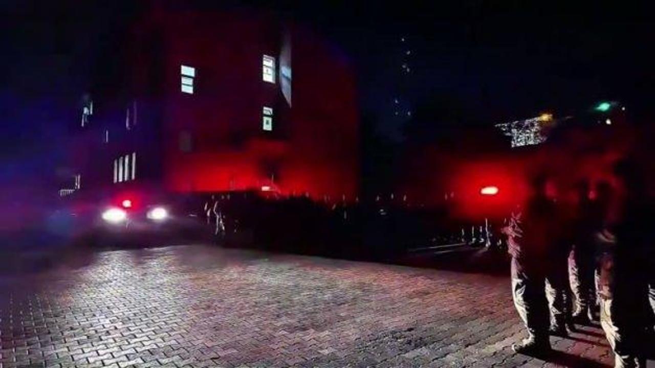 Şafak vakti kapıları kırıldı: İşte dev operasyondan kareler