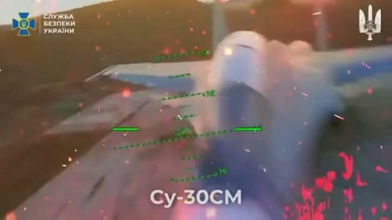 Ukrayna görüntüleri yayınladı: 5 havaalanı, 15 uçak ve 1 milyar dolar kayıp