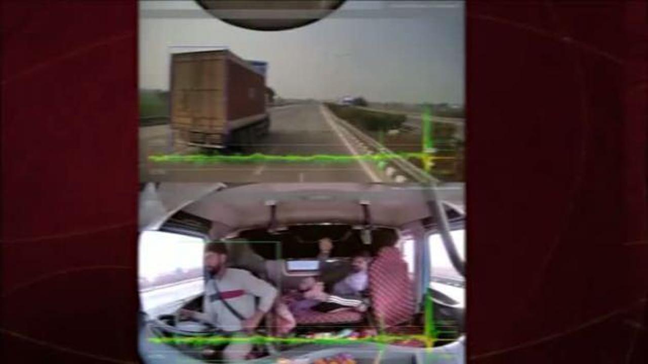 Hindistan'da alkollü sürücü gişeleri yerle bir etti