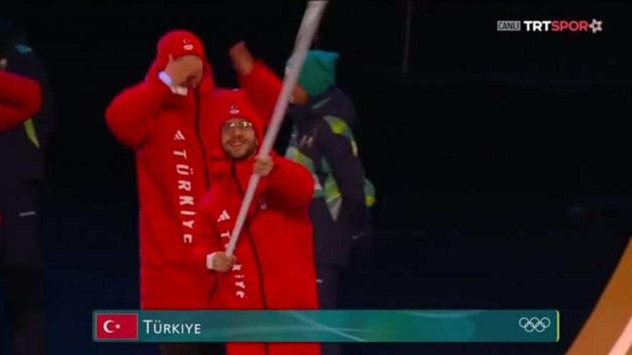 Kış Olimpiyatları başladı! Milli sporcularımız Türk bayrağıyla sahnede