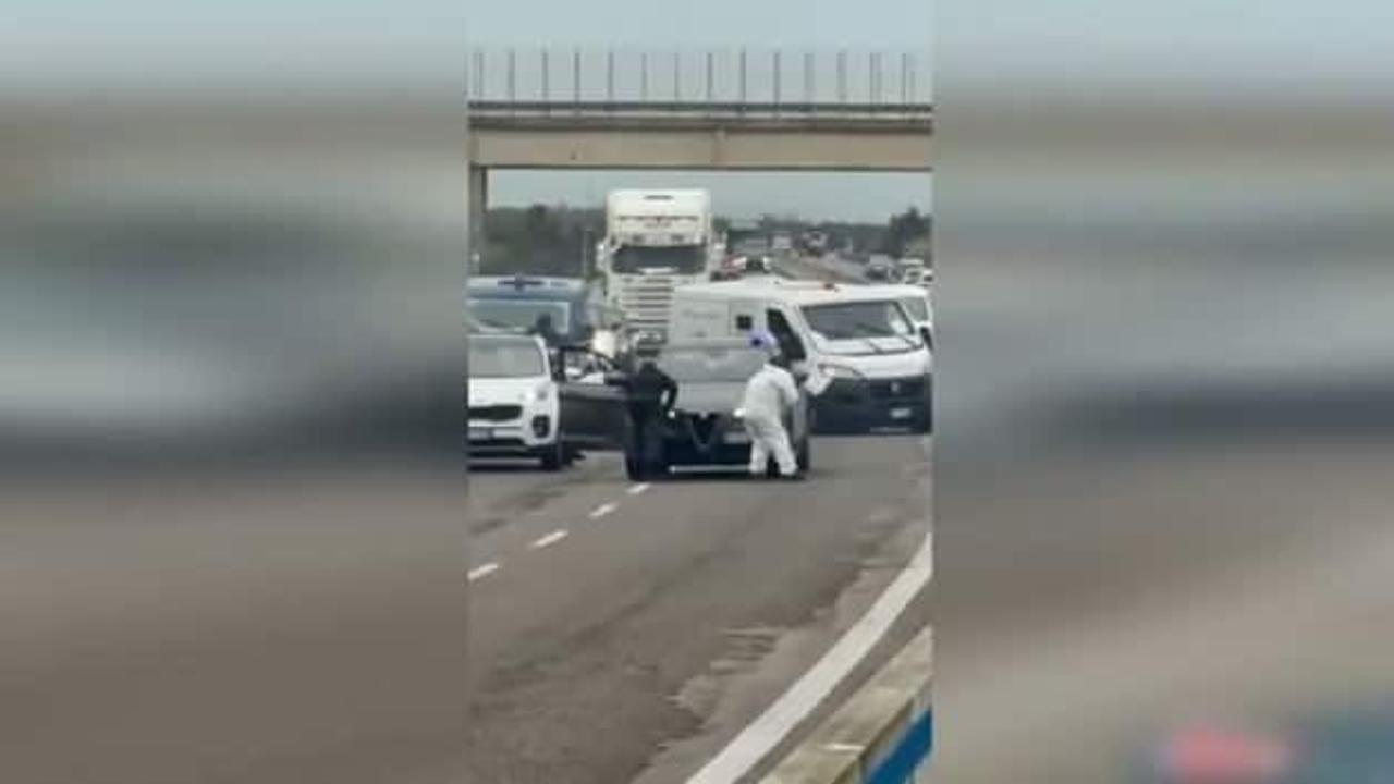 İtalya'da zırhlı banka aracına bombalı saldırı ger…