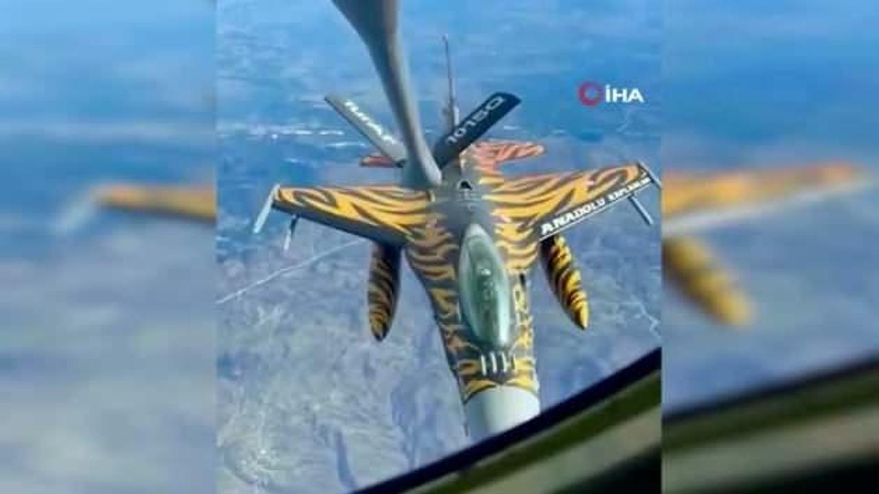 NATO, Türk F-16'sının Romanya hava sahasında yakıt ikmali yaptığı anları paylaştı