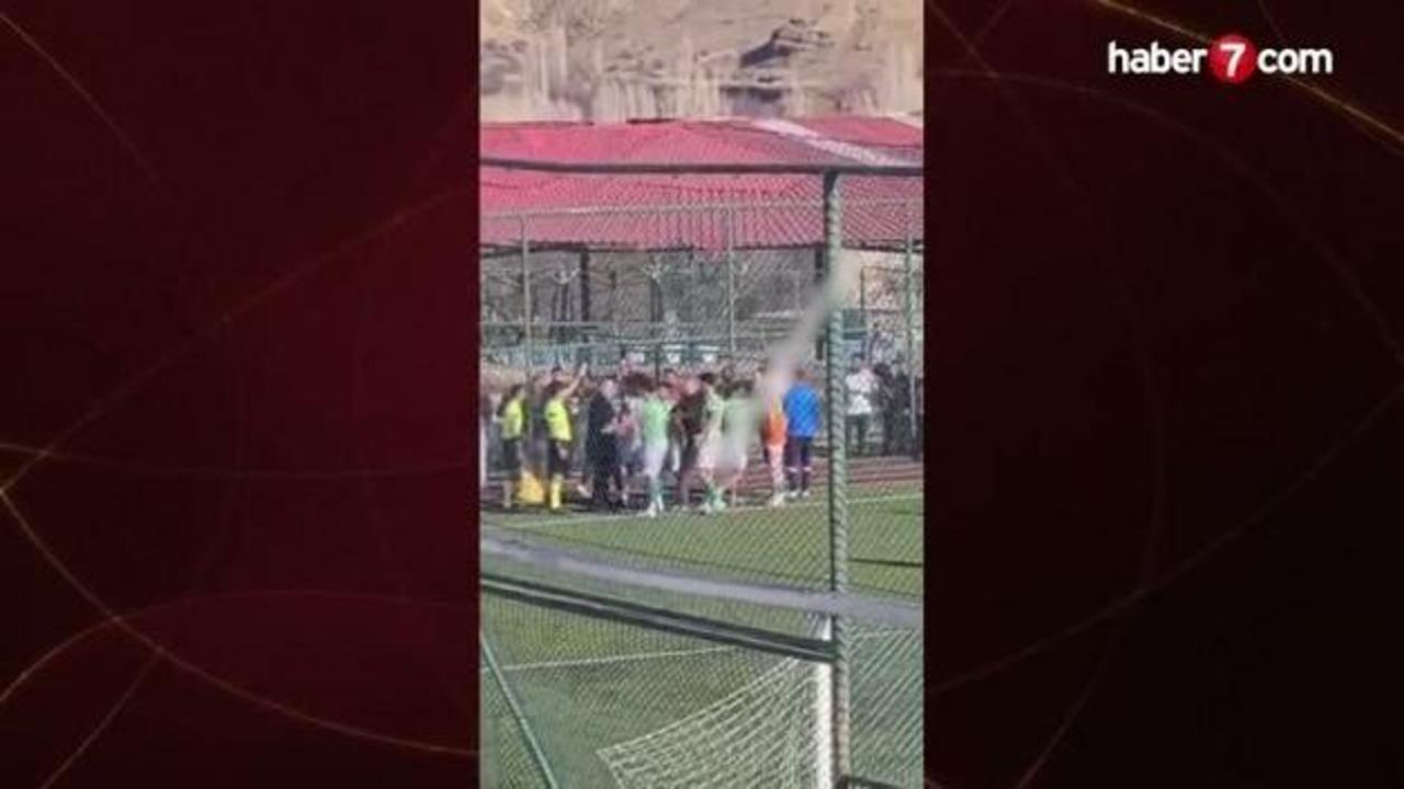 Malatya'da hakemin kafasına scooter attılar: Maç tatil edildi