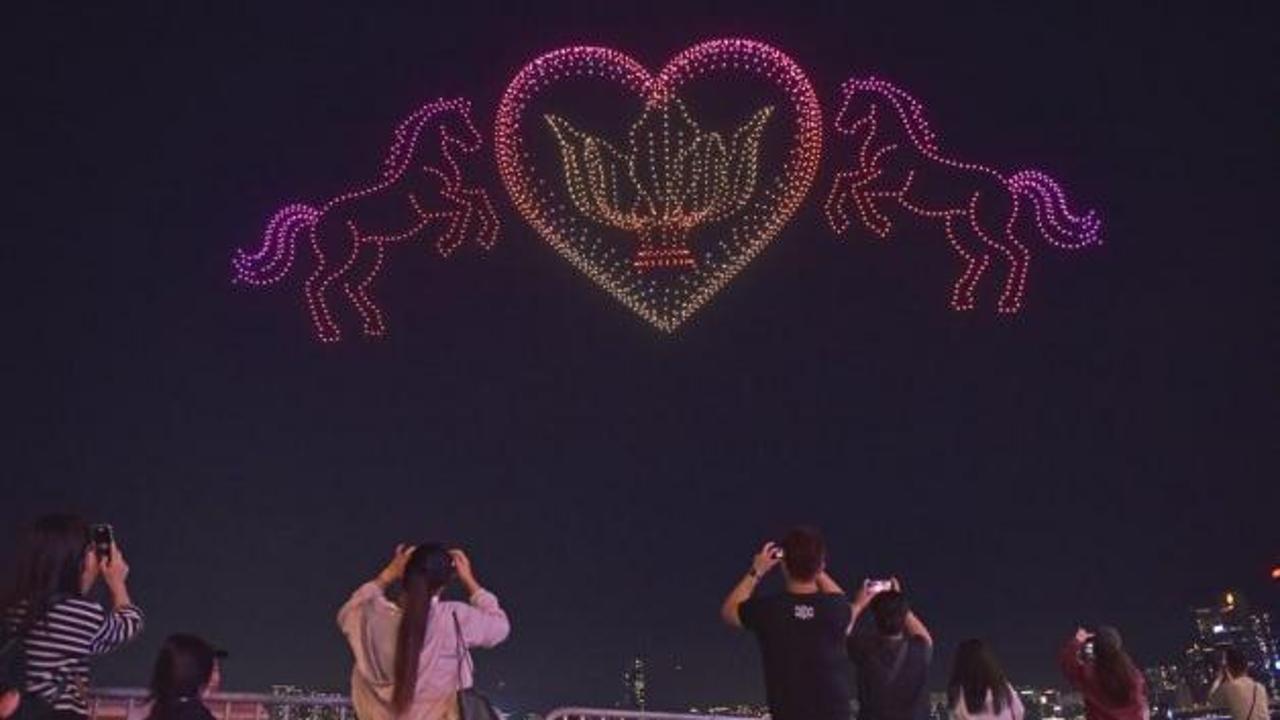 Havai fişekler tarihe karışıyor! Çin bu gösteri için tam iki bin tane kullandı!