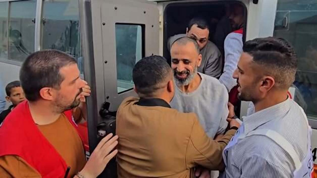 İsrail ordusu Gazze Şeridi'nden alıkoyduğu 8 Filistinli esiri serbest bıraktı