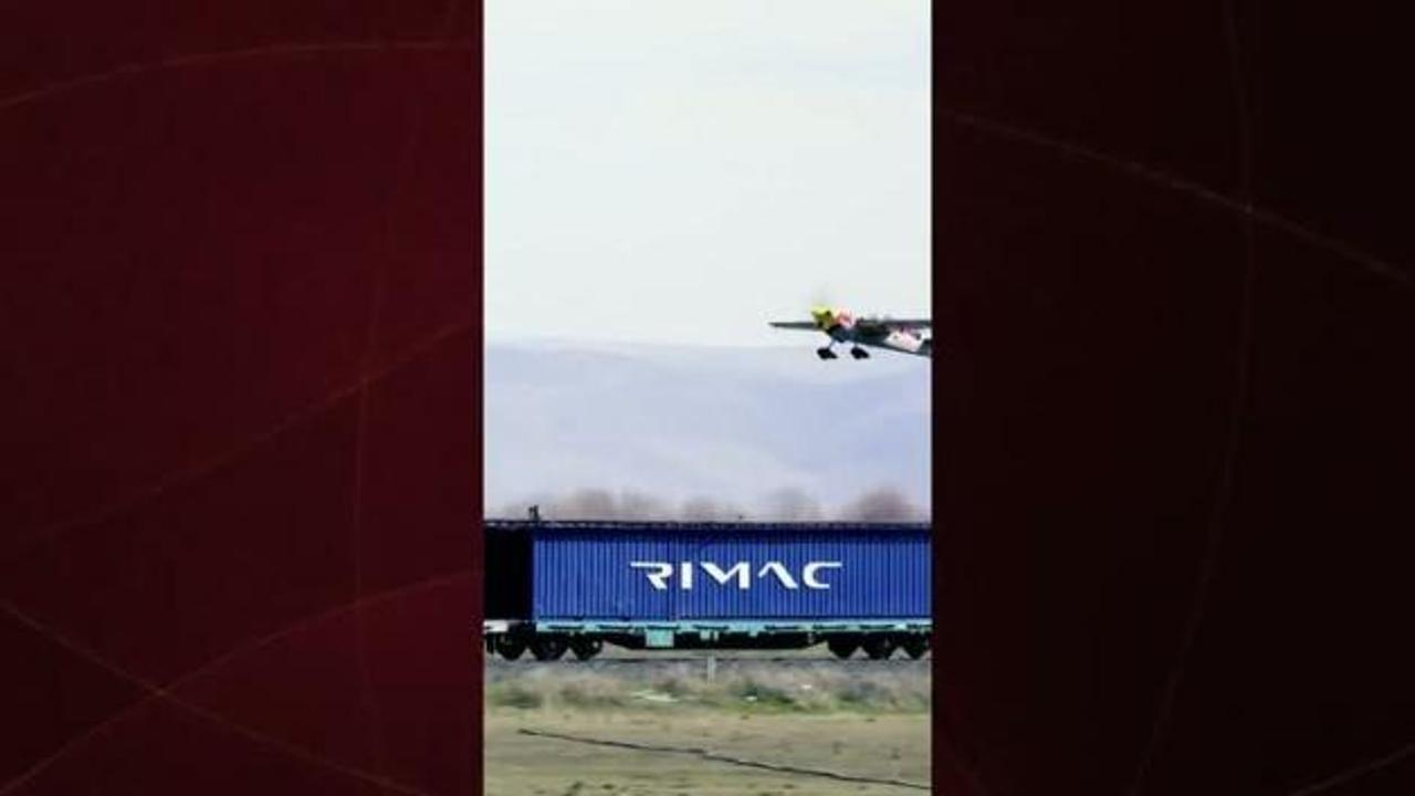 Red Bull sporcusu Dario Costa havacılık tarihinde bir ilke imza attı