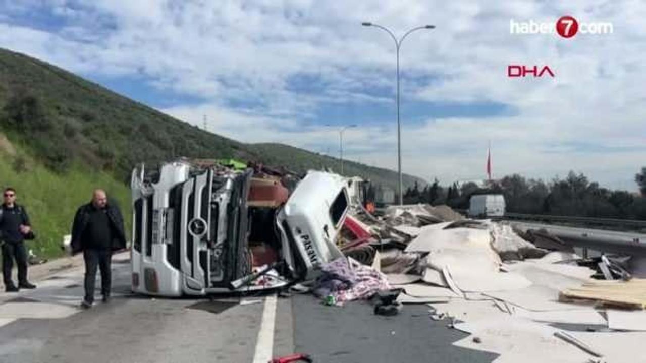 TEM'de trafik kazası; İstanbul yönü trafiğe kapatıldı
