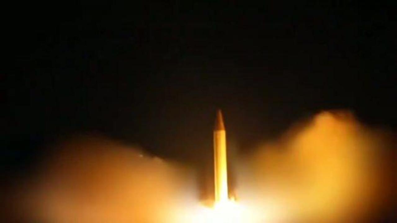 İran'dan İsrail'e 1 tonluk füze fırlatıldı