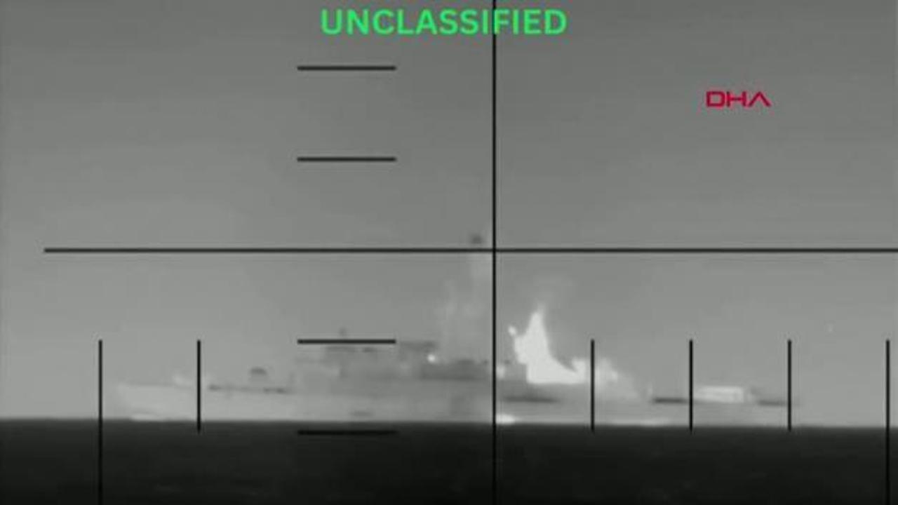 ABD, İran’a ait savaş gemisinin torpido ile vurulma anlarını paylaştı