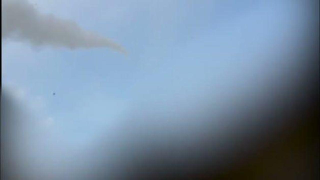 İran füzelerle İsrail'i vurmaya devam ediyor!  Beerşeba'da füze düşme anı kamerada