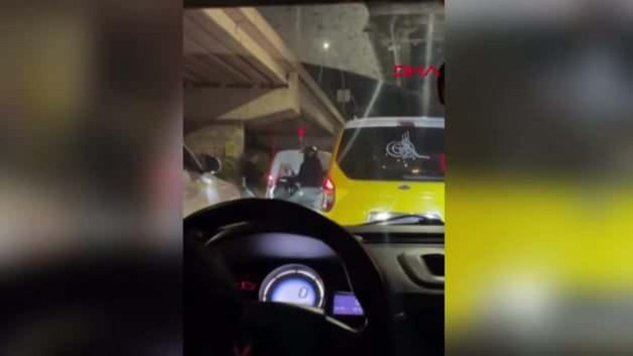 Taksisine çarpıldığı iddiasıyla sopayla aracından inen sürücü tutuklandı!