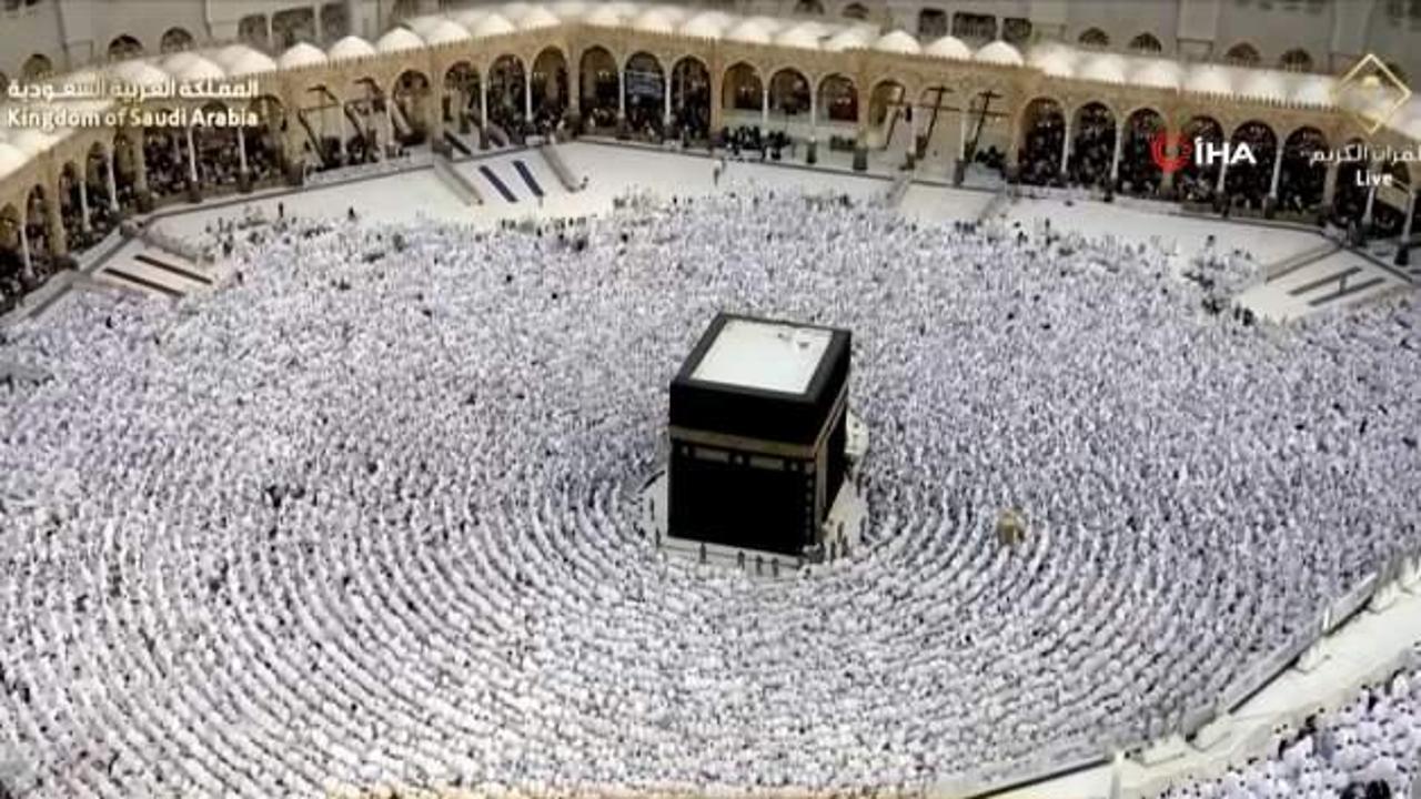 Mekke'de milyonlarca Müslüman bayram namazını kıldı