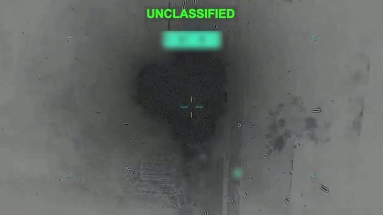 ABD görüntüleri paylaştı: İran'ı vurmaya devam ediyoruz