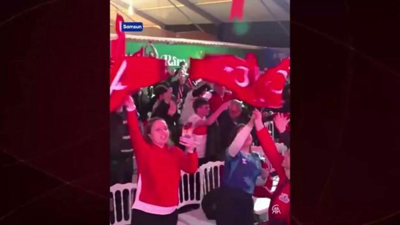Bizim çocukların Dünya Kupası'na katılması yurt genelinde coşkuyla kutlandı