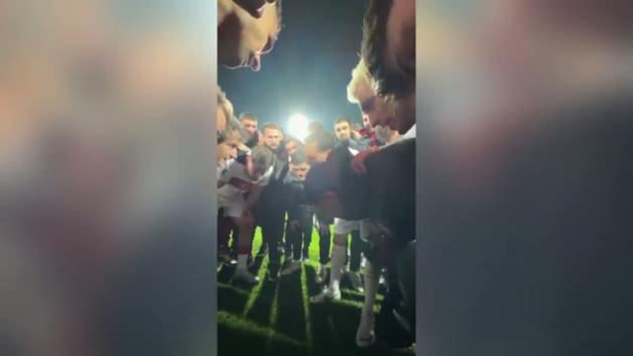 Kaptan tüm takımı orta sahaya topladı! Hakan Çalha…