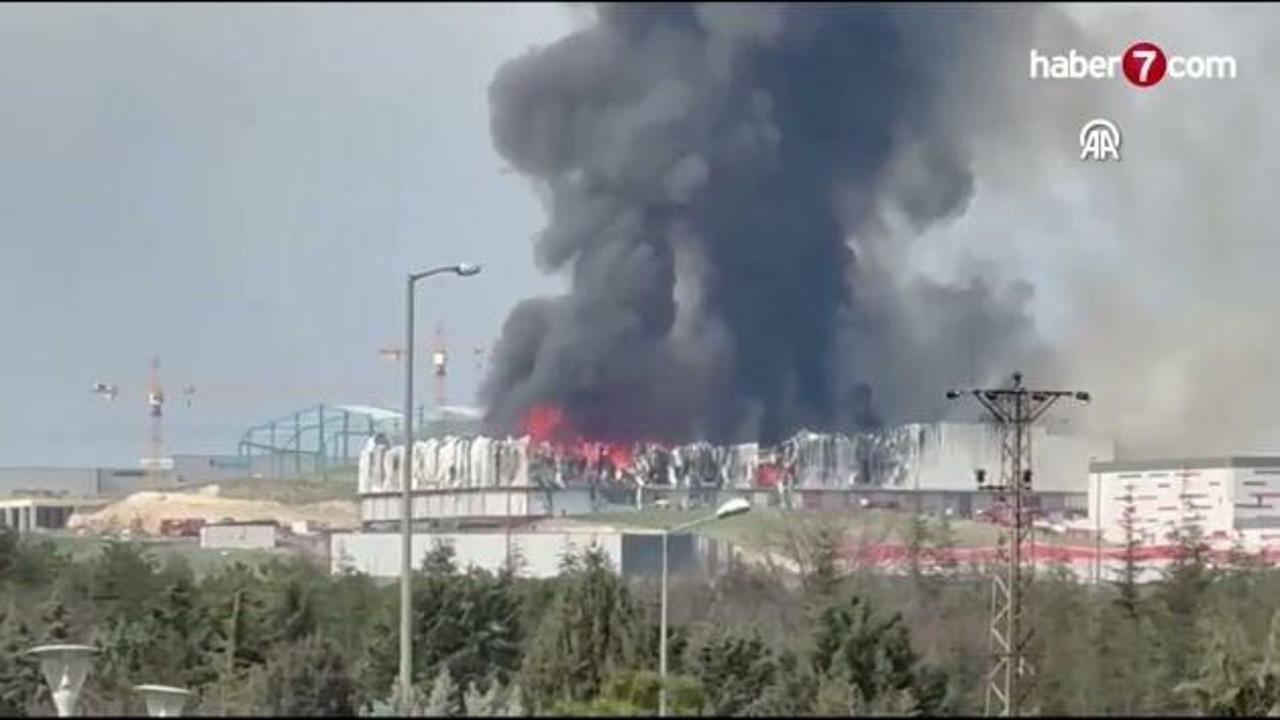 Ankara'da büyük yangın! Çevre ilçelerden de ekipler bölgede!