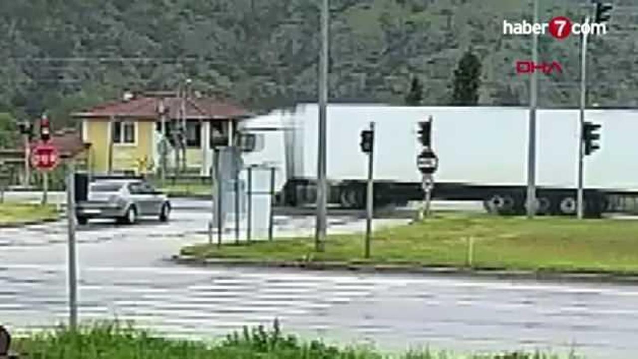 Feci kaza kamerada! Annesinin kucağında fırlayan bebek hayatını kaybetti