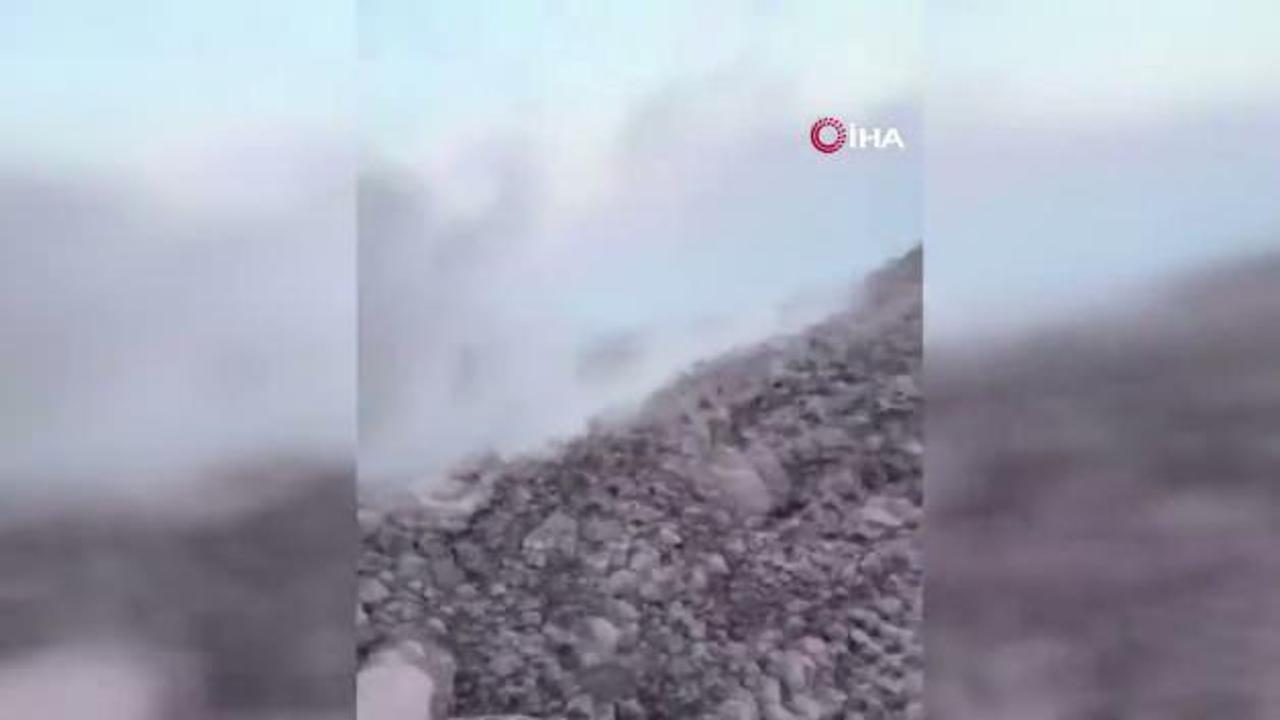 Guatemala'da dağcıların tırmandığı yanardağ patladı