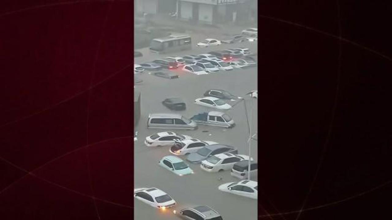 Çin'de tüm şehir sele teslim oldu
