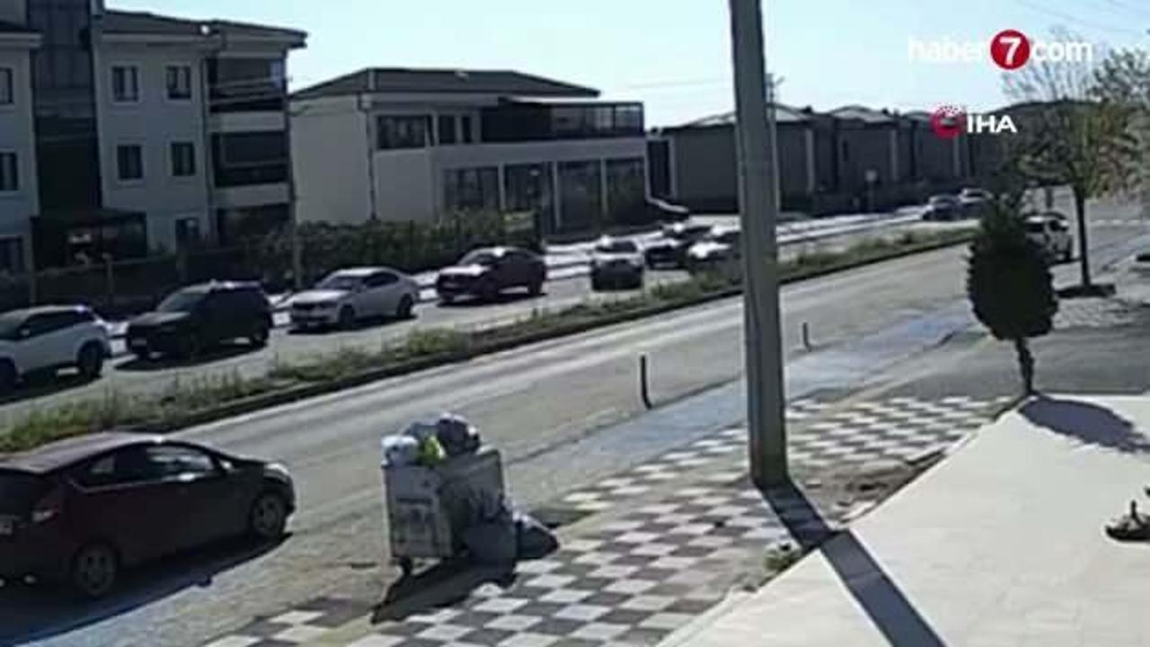 Çorlu'da feci kaza: 25 metre takla atan araçta 5 kişi yaralandı