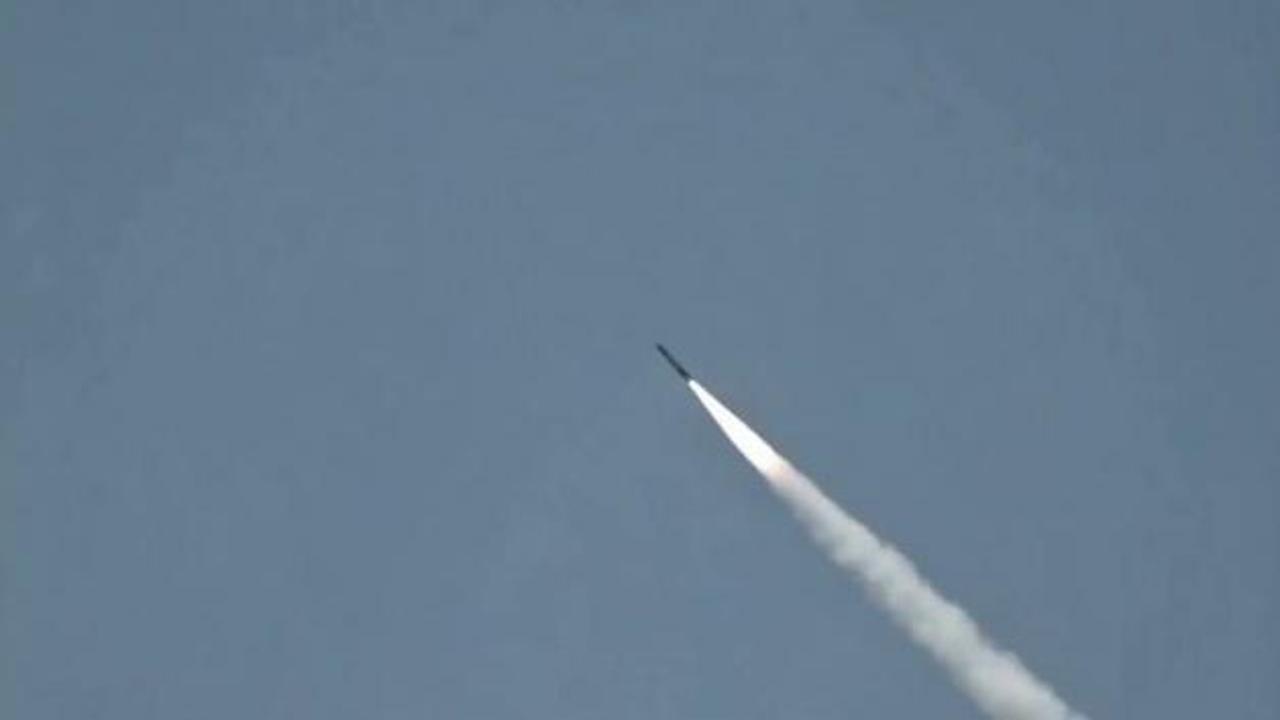 Pakistan ordusu savaşa hazırlanıyor: Hipersonik füzesini test ettiler!