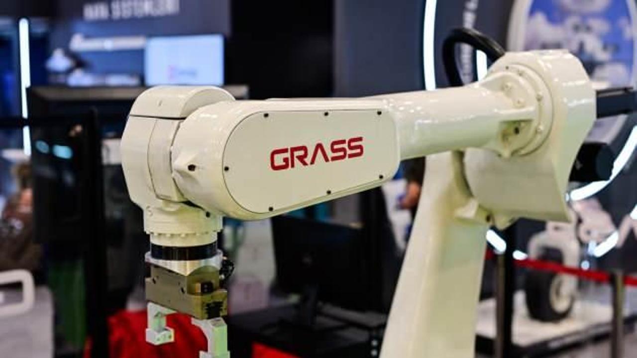 Türkiye'nin yeni nesil endüstriyel robotu Gras seri üretime gün sayıyor