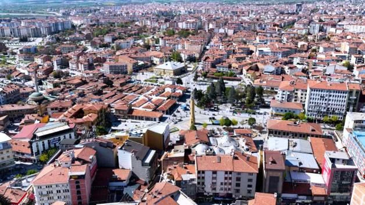 Çorum Tarihi Kent Meydanı yenilendi: Bakan Kurum o görüntüleri paylaÅtı