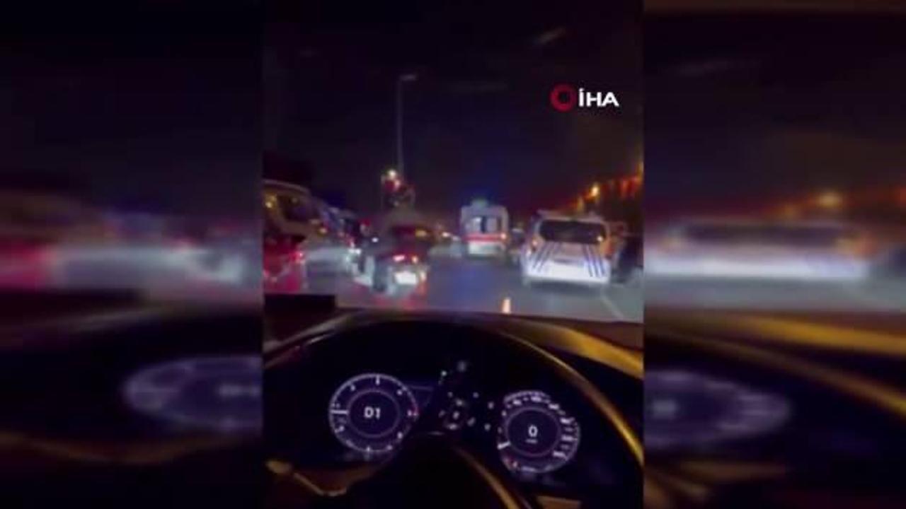 Küçükçekmece'de Åüpheli araç takibinde kaza: 3 yunus polisi yaralandı