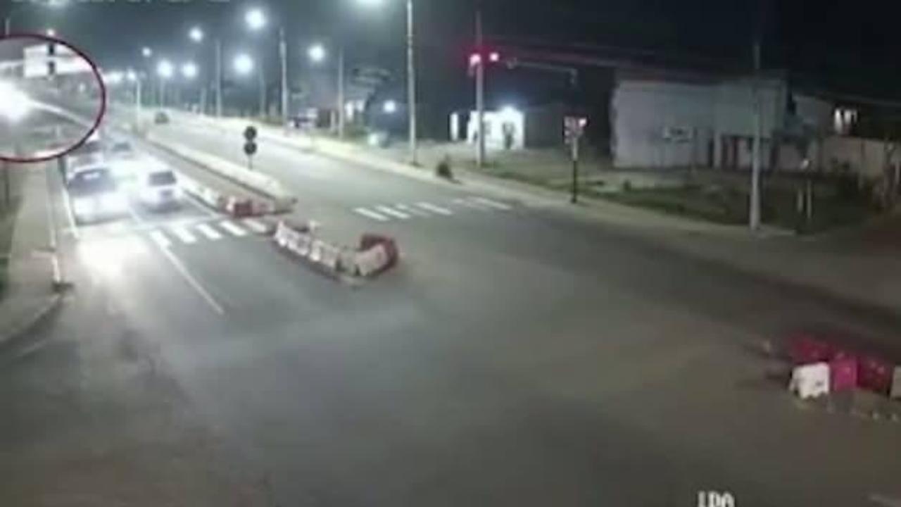 Paraguay'da freni patlayan tır, önüne ne kattıysa ezdi geçti!: 6 ölü, 9 yaralı!