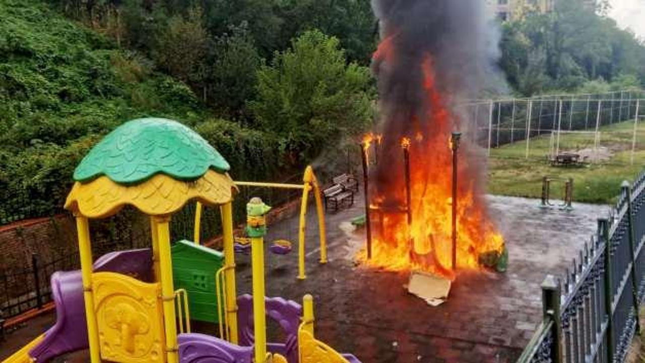 Zonguldak'ta 'üÅüdüklerini' öne süren çocuklar kaydıraÄı ateÅe verdi