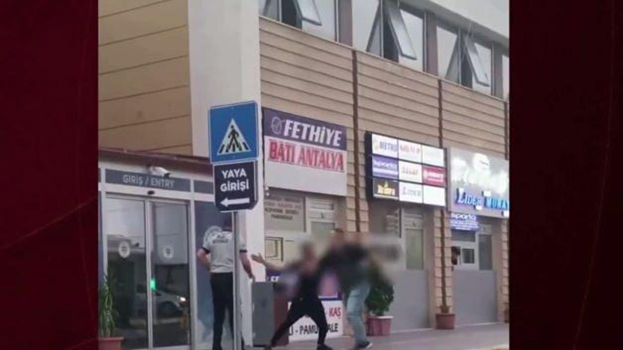 Gürültü kavgasında birbirlerine tekme tokat saldırdılar