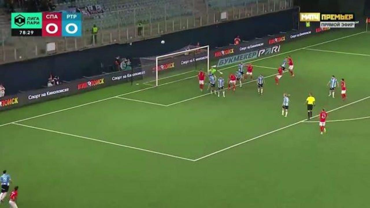 Taç çizgisinde imkansız gol pası: Öyle bir takla attı ki herkes ÅaÅkına döndü