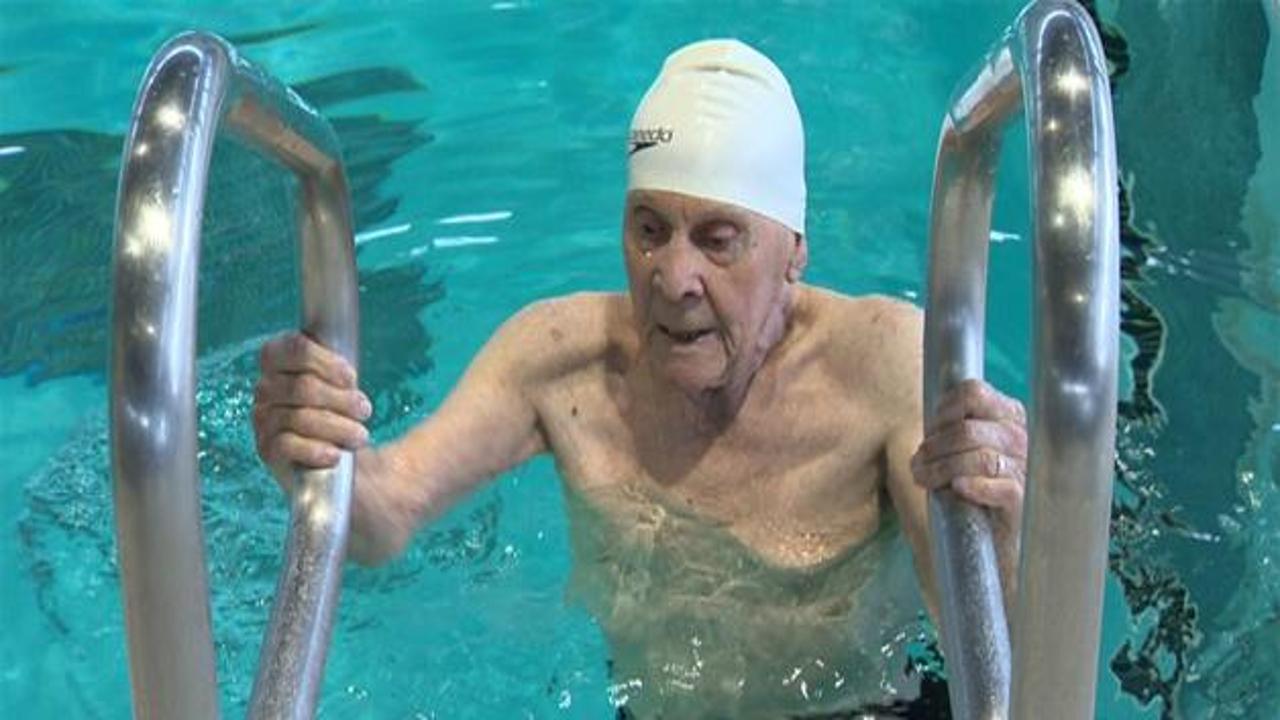 104 yaşındaki  yüzücüden 2 dünya rekoru