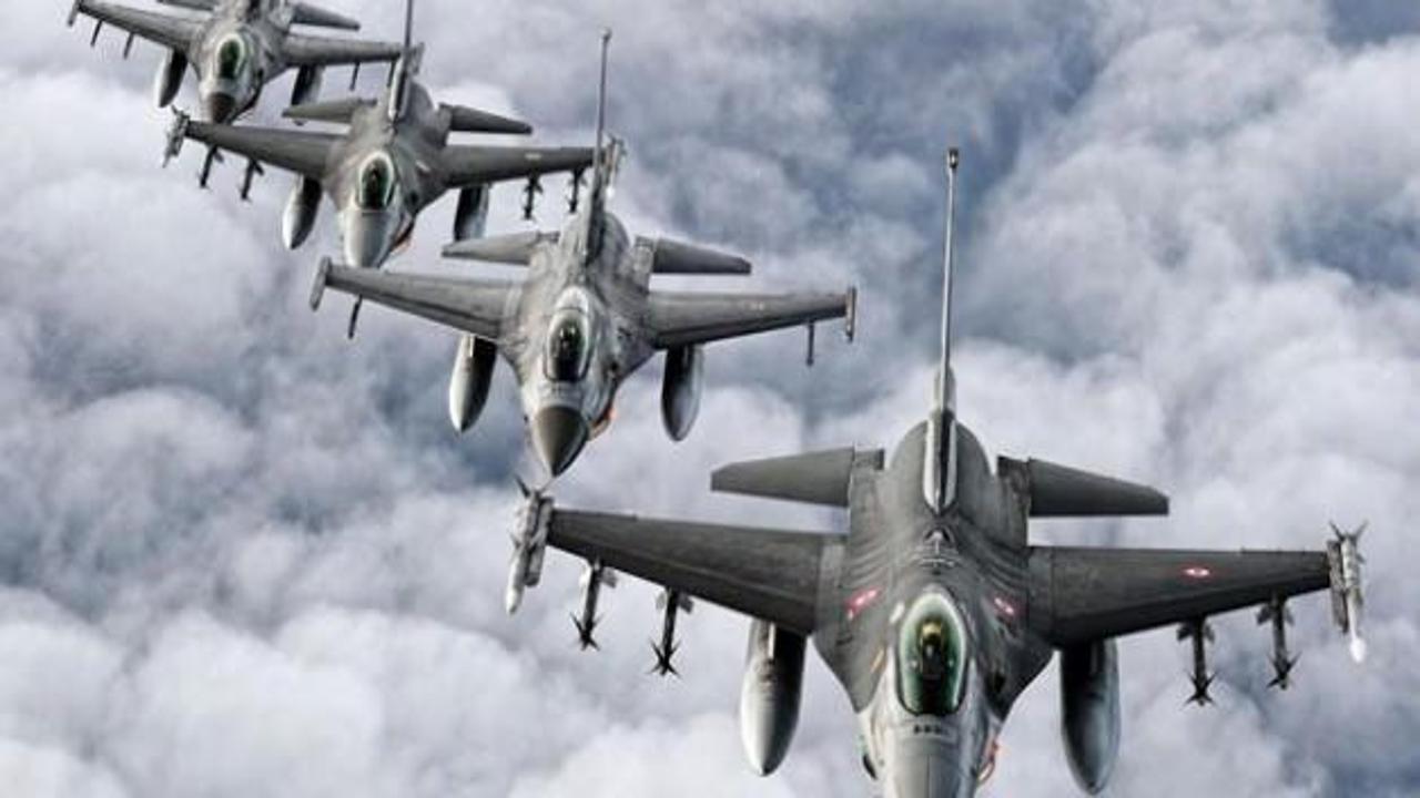 10 adet F-16 ile sınırda devriye uçuşu