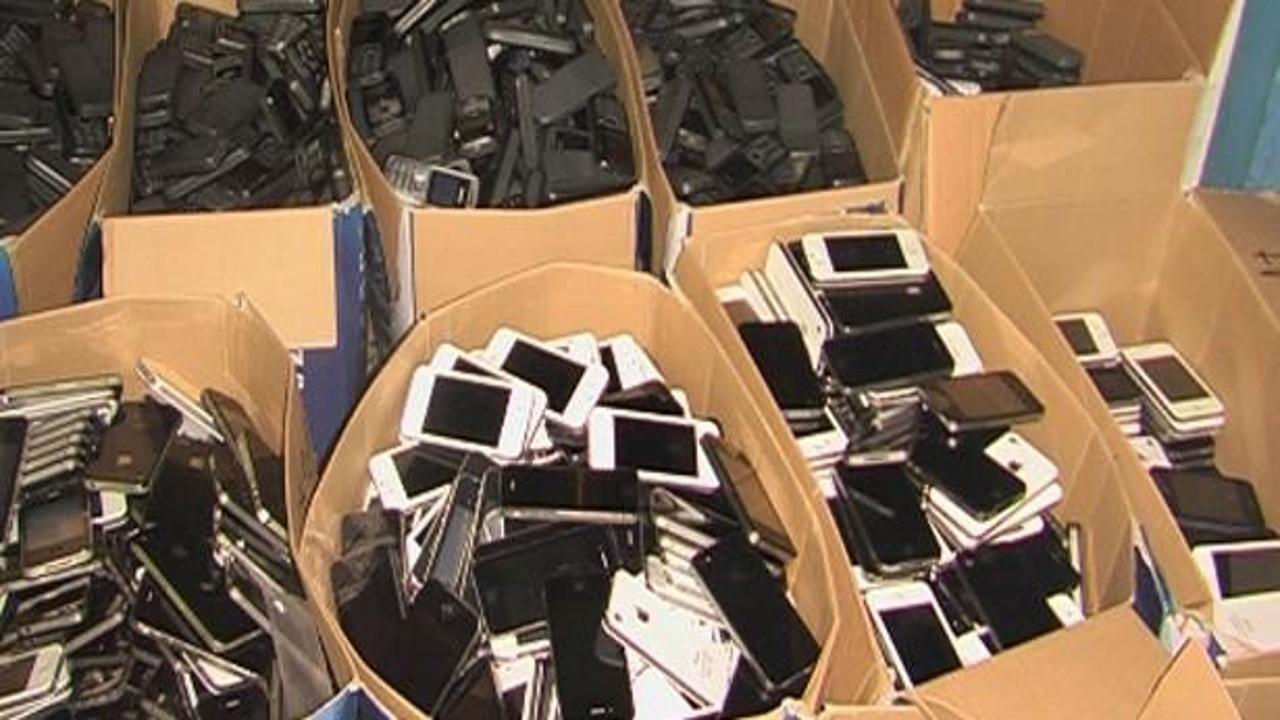 Havalimanında 750 kaçak cep telefonu ele geçirildi