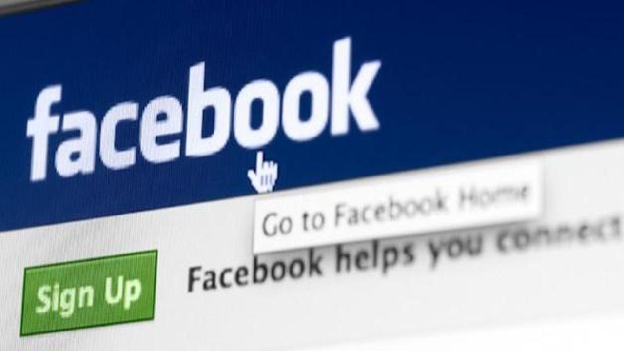Facebook yarım saate bir servet kaybetti