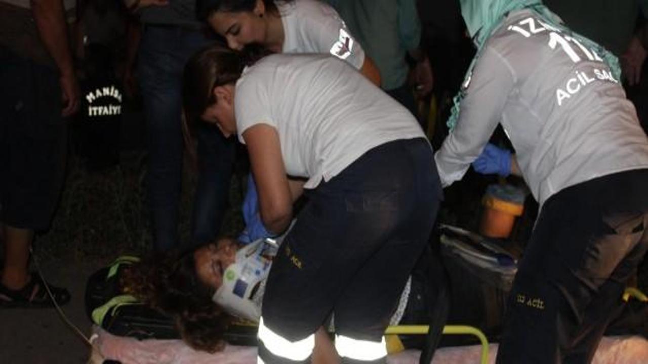Manisa'da otomobil duvara çarptı: 2 ölü, 2 yaralı