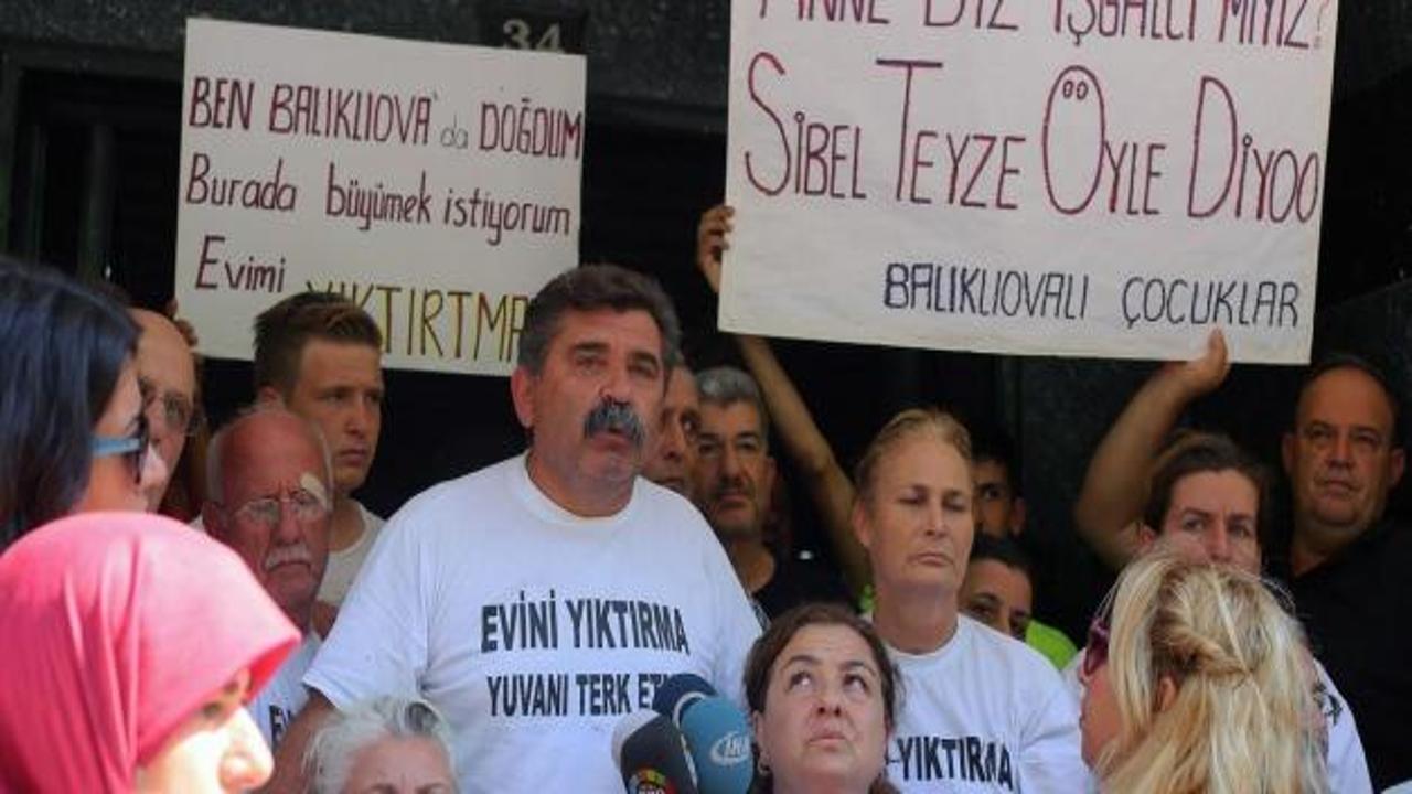 Balıklıova sakinlerinin CHP İzmir İl Başkanlığını işgal etmesi