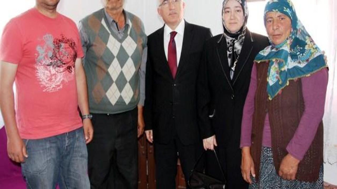 Eskişehir Valisi Tuna'dan şehit ailesine ziyaret