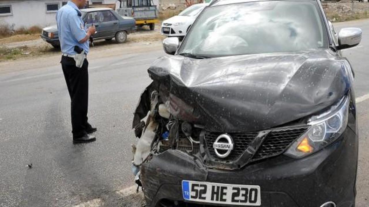 Tokat'ta cip ile otomobil çarpıştı: 5 yaralı