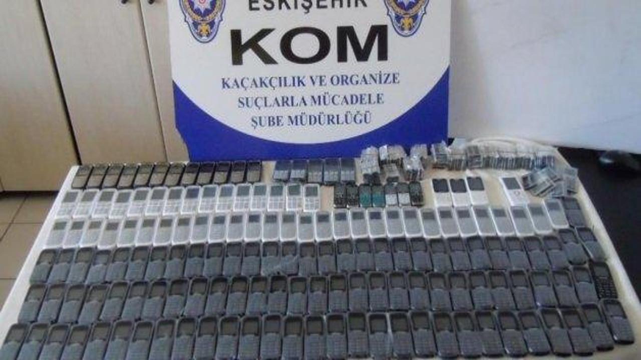 Eskişehir'de kaçak cep telefonu operasyonu