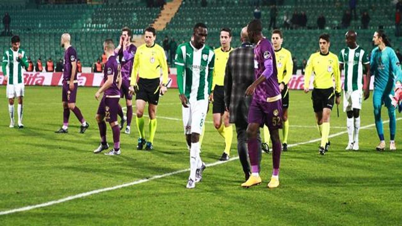 Bursaspor'da futbolculara b&uuml;y&uuml;k şok!