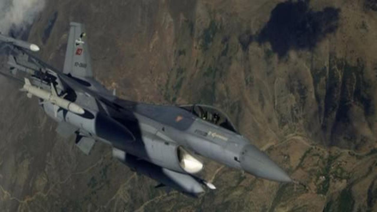 10 F-16&rsquo;yla sınırda devriye u&ccedil;uşu